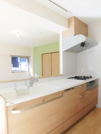 樹木の素材感にこだわったマットな質感のキッチン 渋谷区I様邸 樹木の素材感にこだわったマットな質感のキッチン 渋谷区I様邸